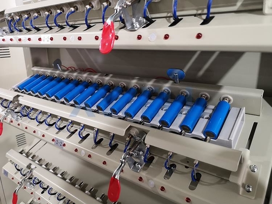 Die 512 Kanal-Batterie-Kapazitäts-Prüfvorrichtung entladen Zellsortiermaschine der Batterie-18650 32650 21700