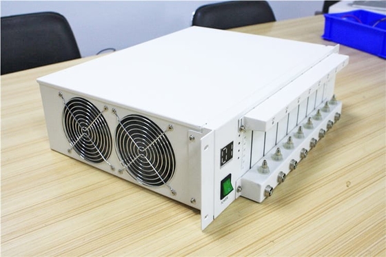 Zylinderförmiger 18650 Körperverletzungs-Vorwurf Presmatic und Entladungs-Prüfvorrichtung 5V 3A 8CH PC-gesteuert