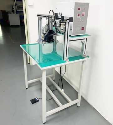 Manuelle Fuß-Pedal-Tabellen-Bock-Punktschweissen-Maschine für Batterie 21700 26650 32700 18650