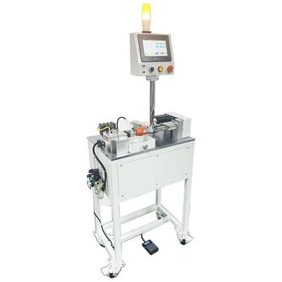 Guter Preis Satz-Produktions-Maschinen-entfernen halb automatisches Rundzelle-Ärmel-Kappen-Messer der Batterie-0.6MPa Maschine Online