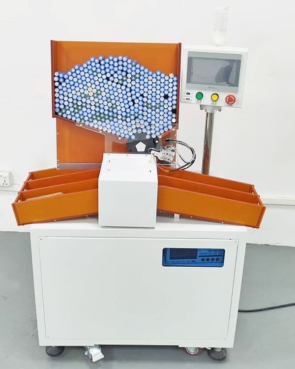 Automatische 5 Kanal-Batterie-sortierende Maschine für Zelle 18650 26650 32650 21700
