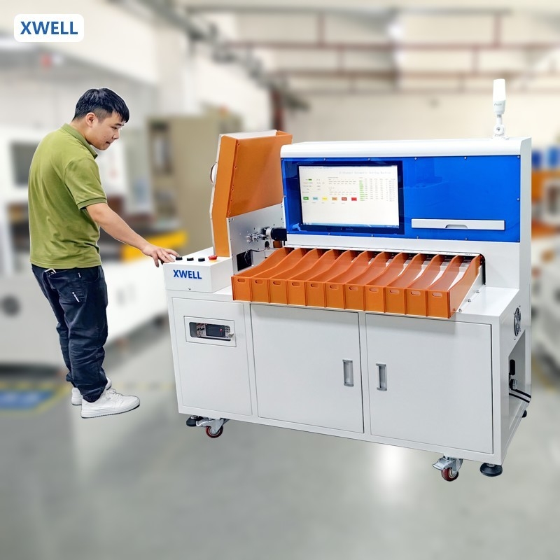 Batterie-Sortiermaschine Automatischer 11-Kanal-IR-Spannungszellensortierer für zylindrische Batterie-Packs18650 21700