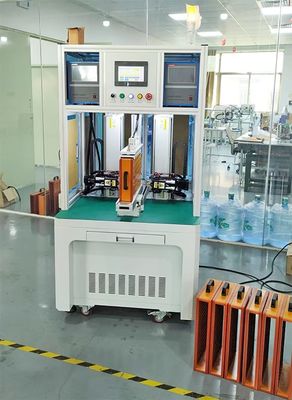 Guter Preis Automatische CNC-Punktschweissen-Maschine für 18650/26650/32650 zylinderförmigen Batterie-Satz Online