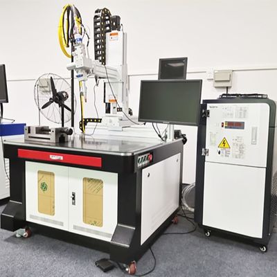 Guter Preis Laser-Schweißgerät der Batterie-2000w, zylinderförmige Beutel-Zellversammlungs-Ausrüstung Online